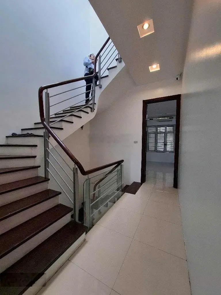 Phố Nguyễn Văn Huyên - Trước nhà Thoáng Vĩnh viễn - DT 82m x4 T - MT 5.6m - chỉ từ 27ty