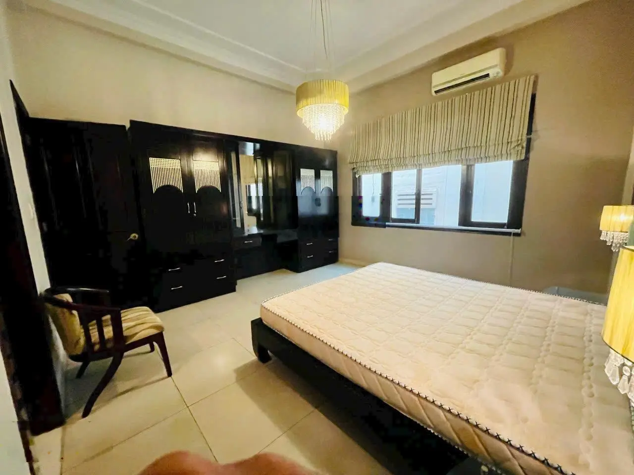 Chủ định cư bán gấp nhà DT 128.9m2 ngay đường Bàn Cờ Quận 3. KC: 3 lầu ST có hồ bơi. Giá chỉ 25 tỷ