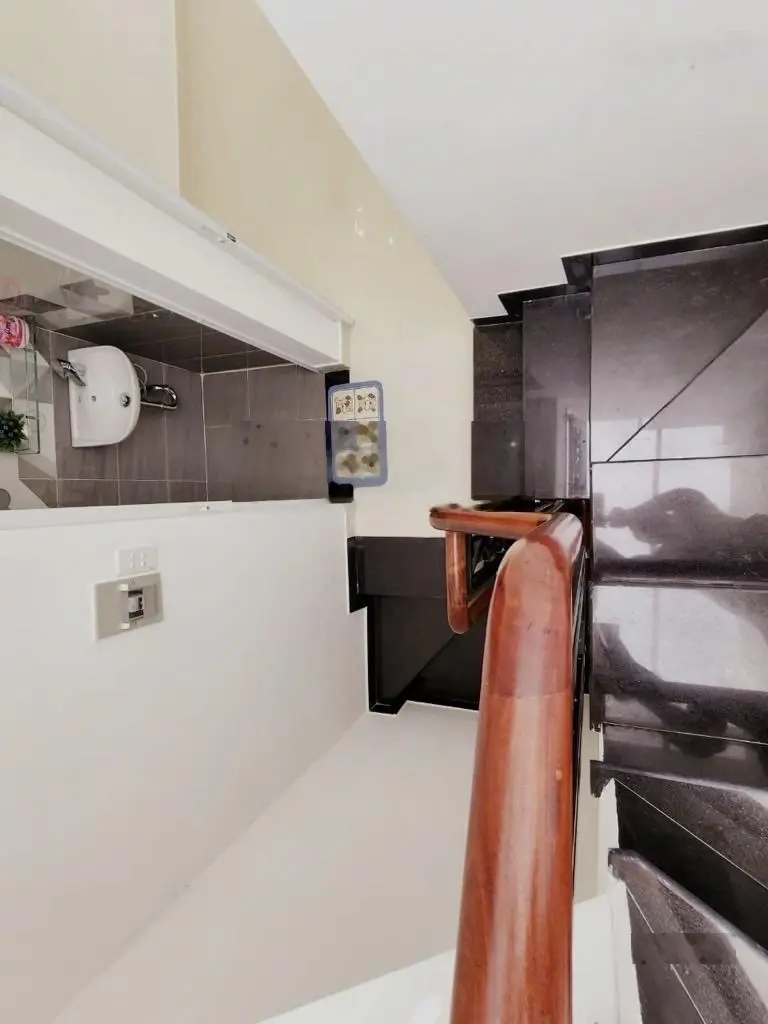 Hiếm! 5 tầng Bùi Đình Tuý - DTSD 61m2 - hẻm thẳng một trục - 3PN - hơn 4tỷ TL