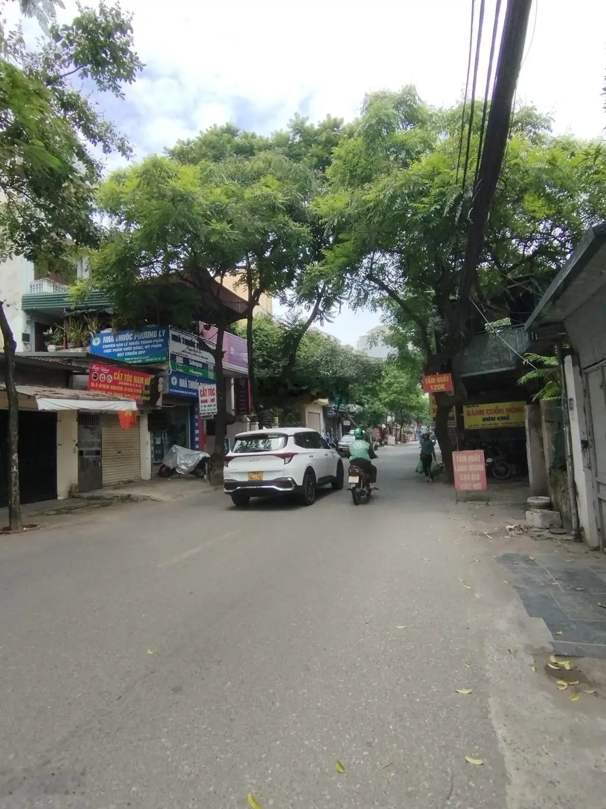 Bán gấp nhà riêng đường Bưởi 78m 4Tg MT 5m hơn 10 tỷ phân lô ôtô đỗ cổng full nội thất xịn sò.
