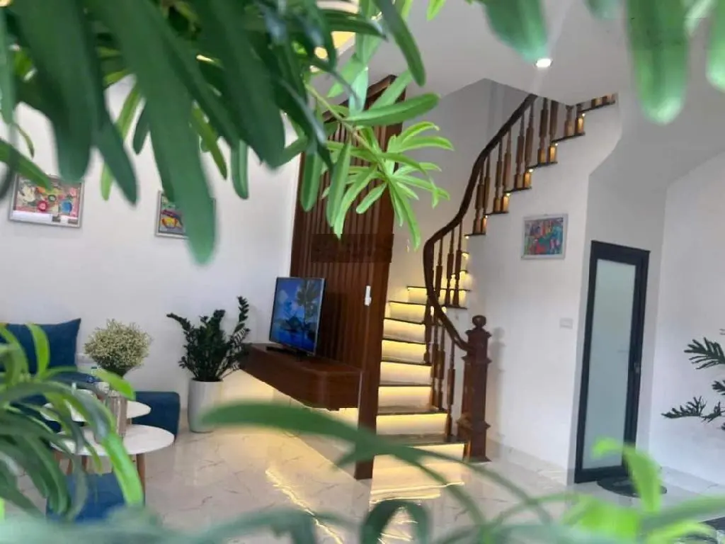 *** bán nhà phố tây mỗ: nhà mới 40m-5tầng, 3ngủ, đủ công năng, ôtô cạnh nhà- 6tỷ hơn lh: 0975829946