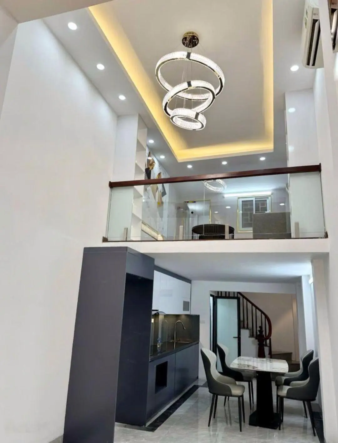 Nhà đẹp đầm hồng, khương trung, 35m2, 5 tầng, 4 ngủ, 6.85 tỷ. thoáng sáng, ngõ đẹp gần ô tô