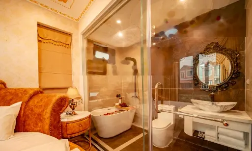 Cần bán khách sạn 4 sao nhà mặt phố giá 70 tỷ VND tại Tân Bình, Hồ Chí Minh