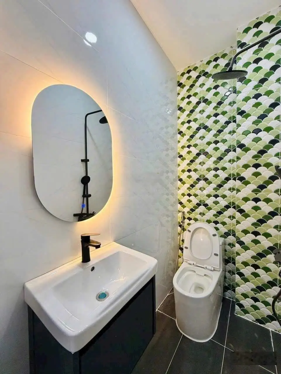 Chủ cần bán nhà gấp Bùi Văn Ngữ, Q12, 64m2, 2 tỷ 200, cho thuê 18 triệu, Sỗ sẵn