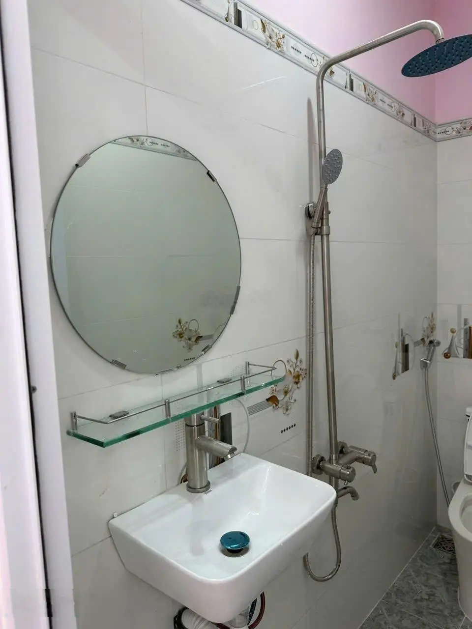 Thống nhất 3 tầng 2 phòng ngủ dt (4x9m) cứng xáp đẹp LH 0906389979