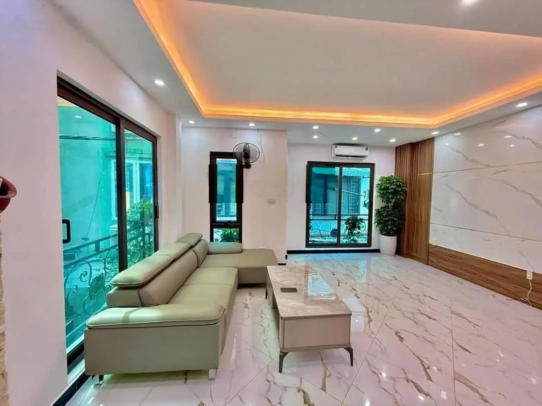 Bán nhà TT Cầu Giấy 45m2 - 6 tầng thang máy - ô tô ngủ trong nhà - nhà đẹp full nội thất