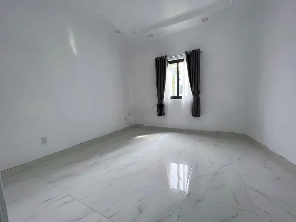 Bán Nhà Riêng 2 Lầu, 4 Phòng Ngủ, Đường 8m, Khu Dân Cư Vĩnh Lộc