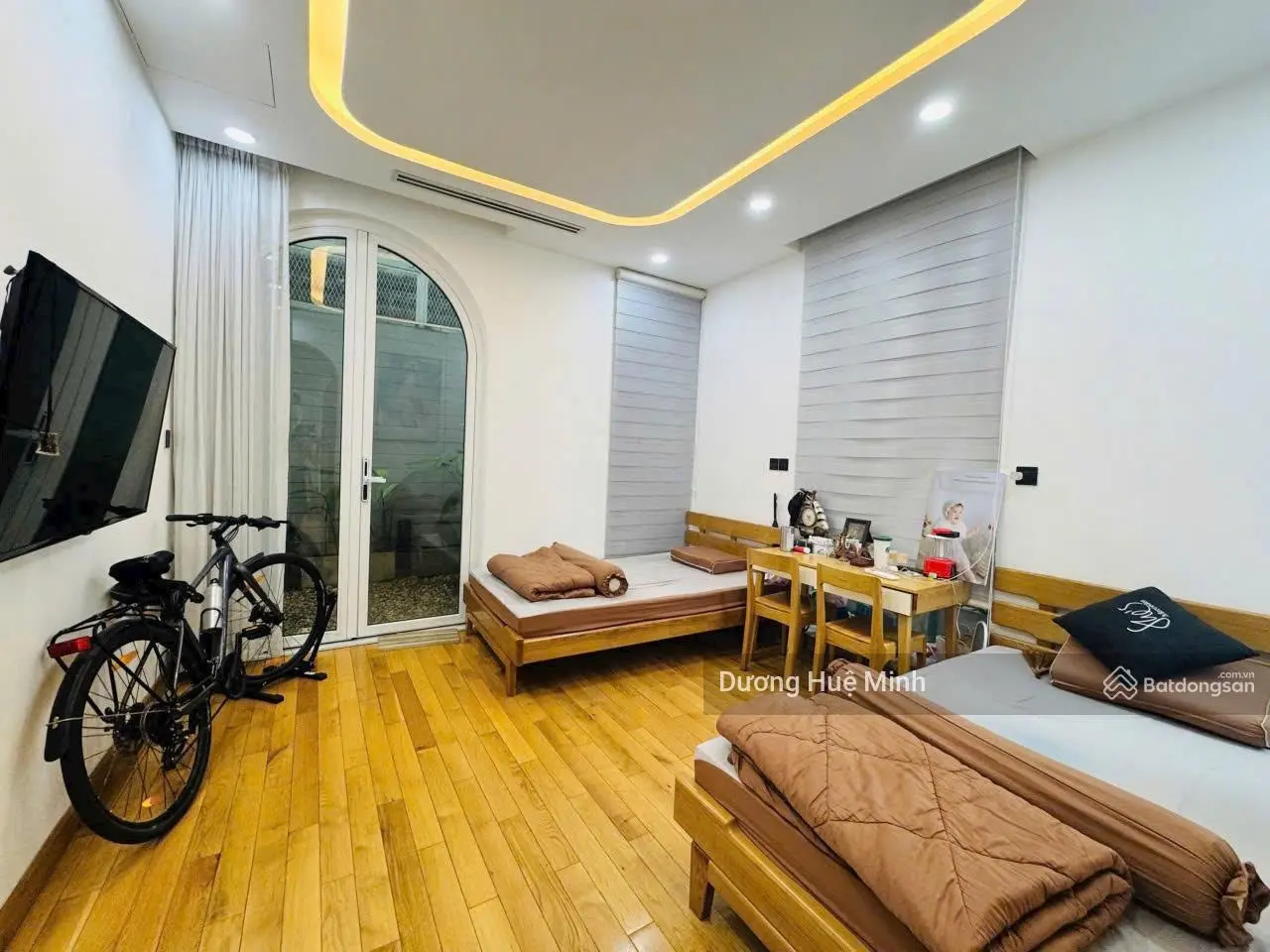 Bán biệt thự mặt tiền đường P. Linh Chiểu đối diện VinCom Thủ Đức, hoàn công đủ, nội thất cao cấp