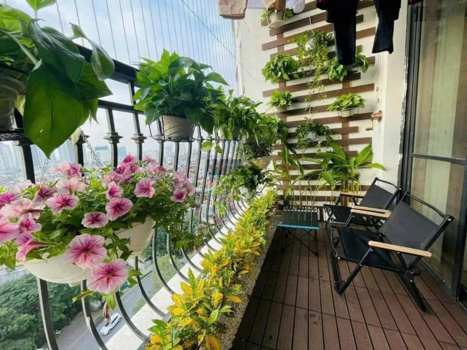 Bán nhanh căn hộ Sky City 88 Láng Hạ, DT 112m2, 2ngủ, 2VS, full nội thất ~9,5 tỷ