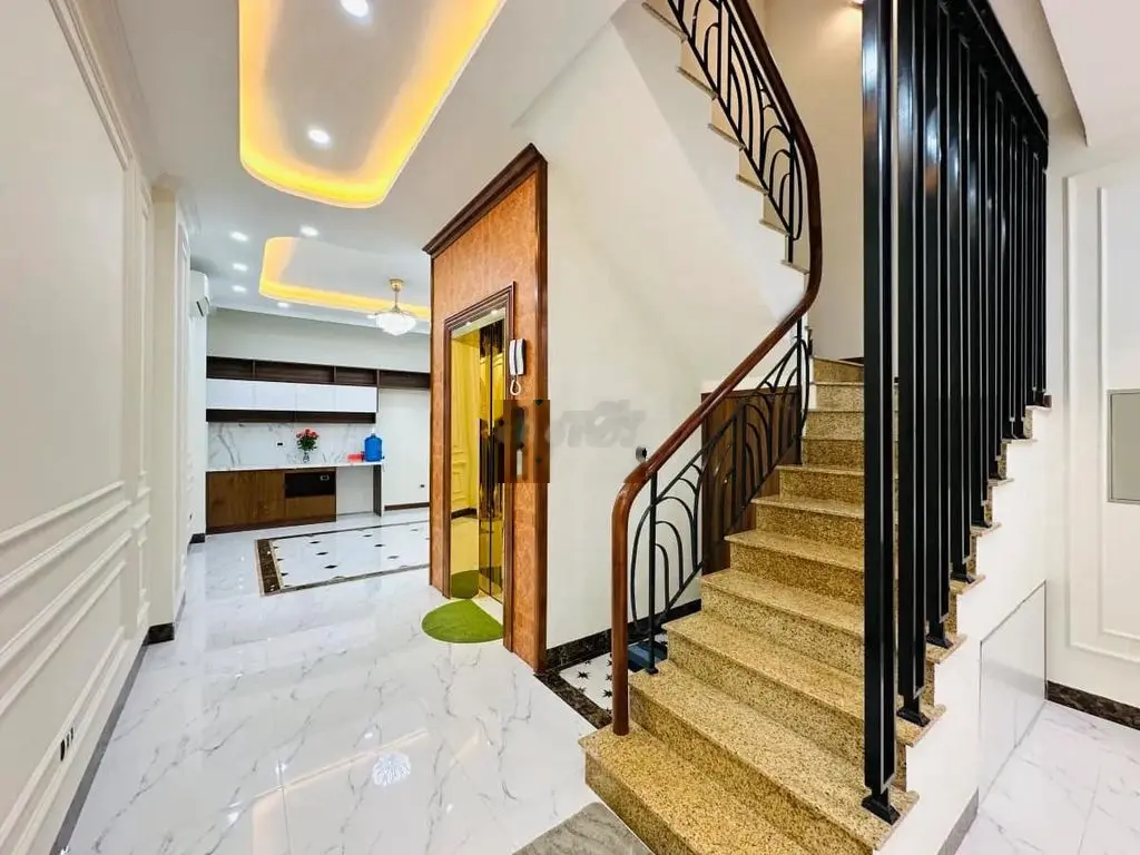 Bán nhà đẹp-50m2-MT 5m-6 tầng-thang máy-gần oto -Phố Vũ Tông Phan