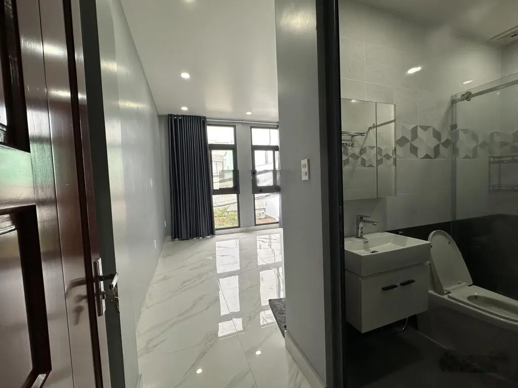 BẠN MUỐN Ở NHÀ ĐẸP Q.1O - ngay CLB Lan AnhÔ TÔ ĐẬU TRONG NHÀ...4.5m15m 4 tầng sân thượng 5wc