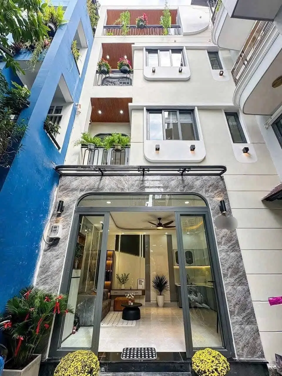 Bán gấp nhà đ.lê đại hành -p.11 -quận 11, đang cho thuê 26triệu, giá 2tỷ960/65m2, gần sân phú thọ.