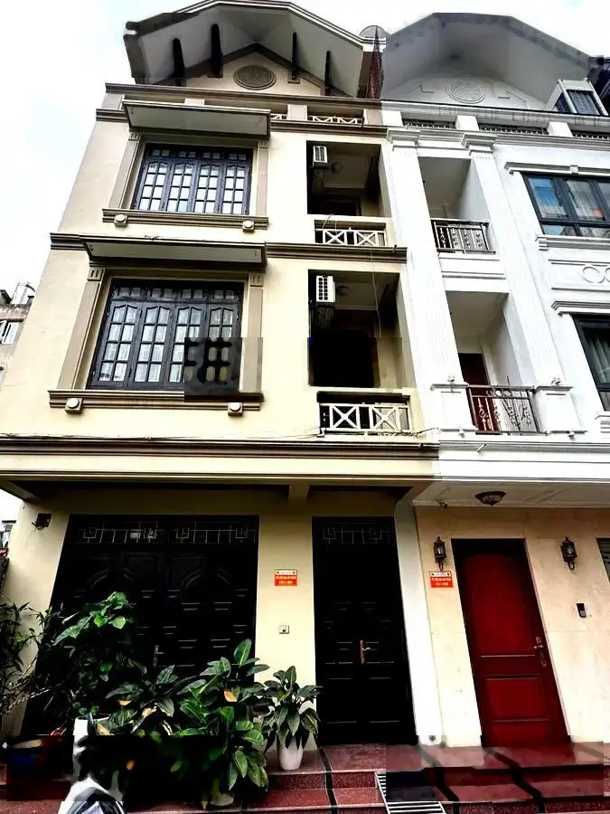 Bán nhà riêng giá 25 tỷ VND tại Phố Hoàng Cầu, Đống Đa, Hà Nội