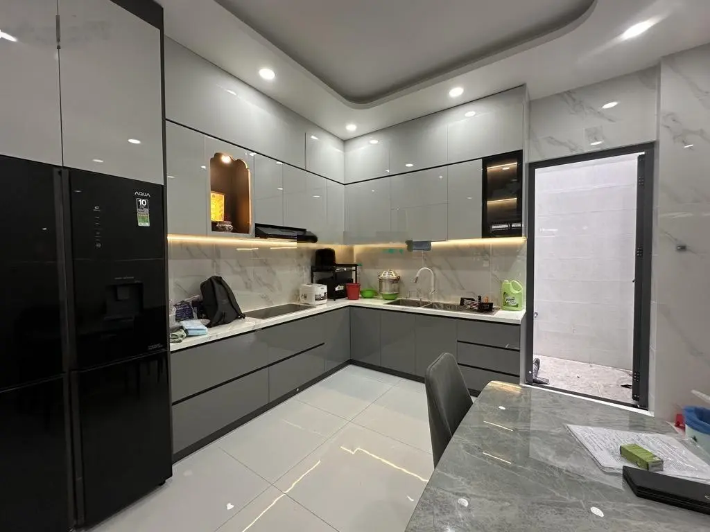 Gấp bán nhà q.10, 4 tầng, oto vào nhà, nội thất cao cấp vào ở ngay, 4 pn khép kín, sát clb lan anh