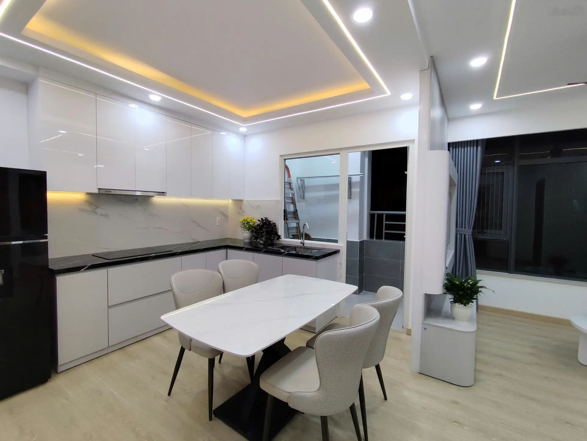 Chủ nhà gửi bán căn góc 2 mặt tiền toà nhà mường thanh viễn triều, dt 66m2 giá bán 2,3 tỉ