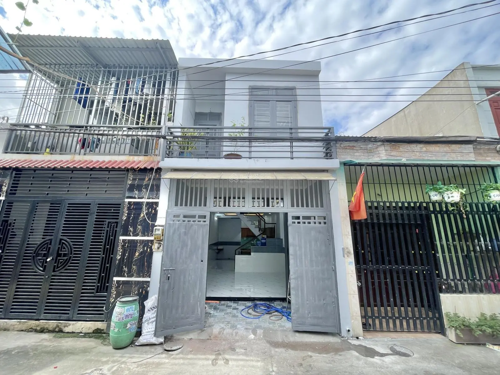 Cần bán nhà sổ chung lầu trệt hẻm thông đã có số lô số thửa chờ ra sổ gần chợ tân long