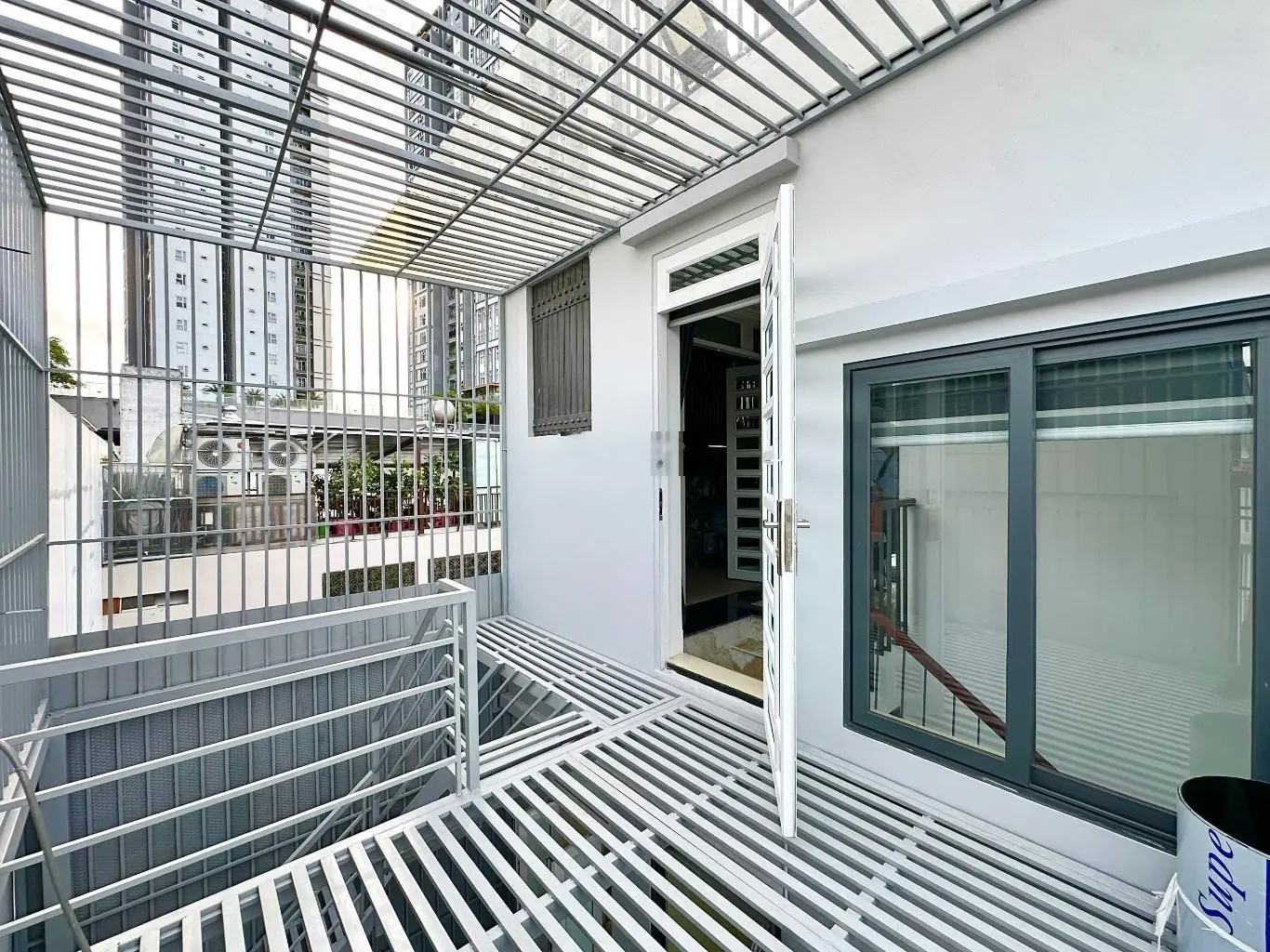 Siêu phẩm 7 tầng thang máy - đẳng cấp nhất Quận 10! View sân thượng độc nhất vô nhị