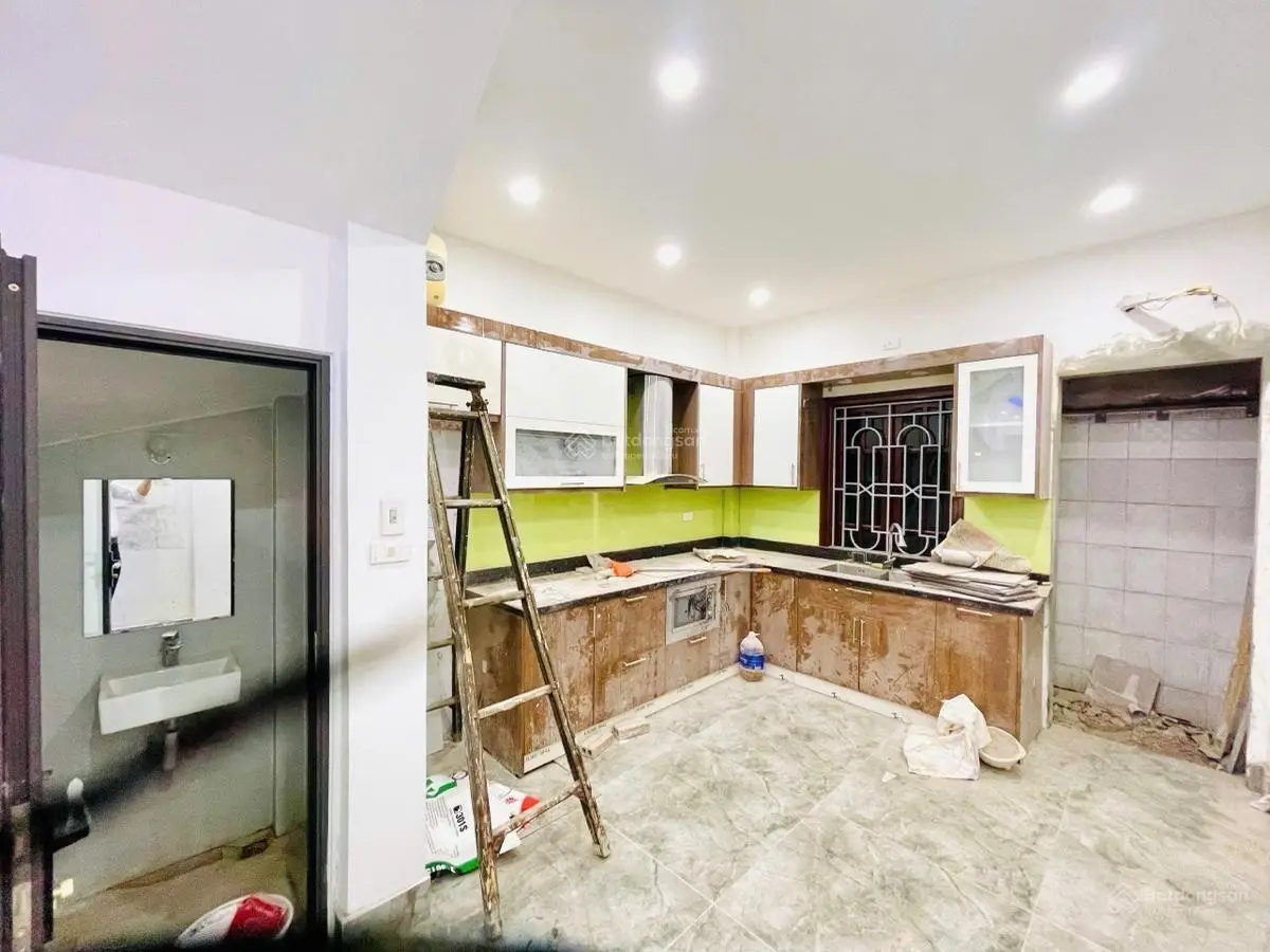 Bán gấp nhà Nguyễn Khánh Toàn 49m2 x 4 tầng dân xây chắc chắn mới tinh ở cực sướng