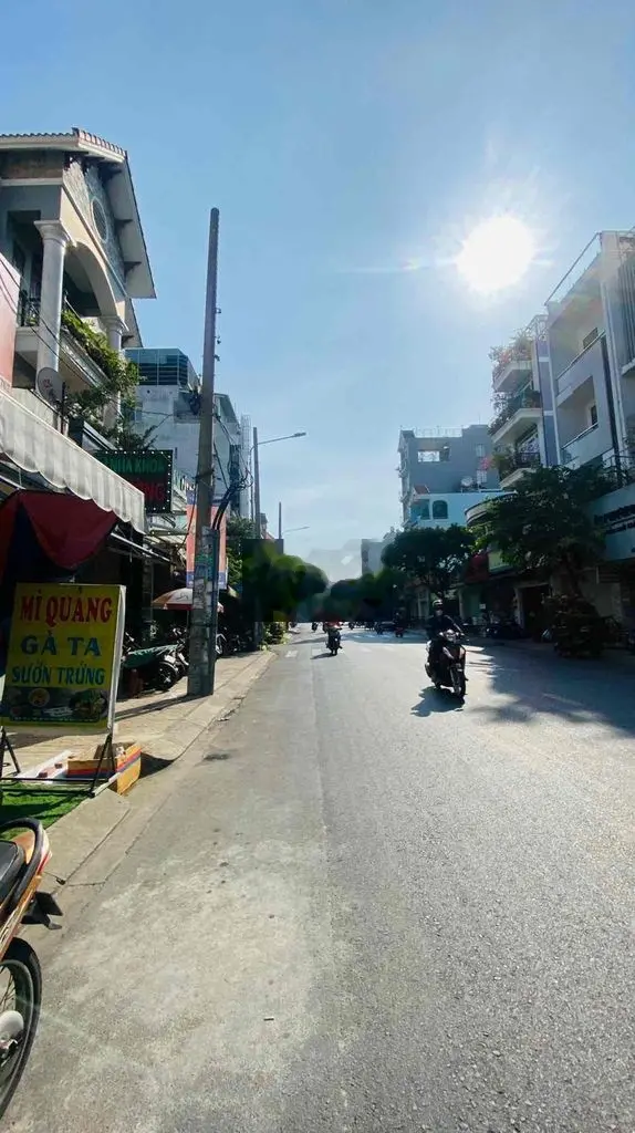 mặt tiền kinh doanh độc lập lửng 2 lầu sân thượng