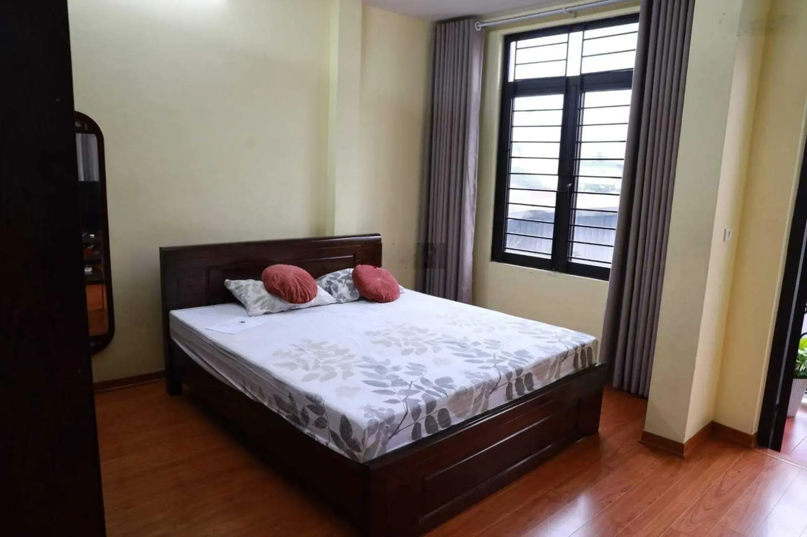 Bán nhà đẹp ngõ phố Lê Thanh Nghị Quận HBT Hà Nội DT 95,8m 4 Tầng MT 5,5m Nhà vị trí đẹp trung tâm