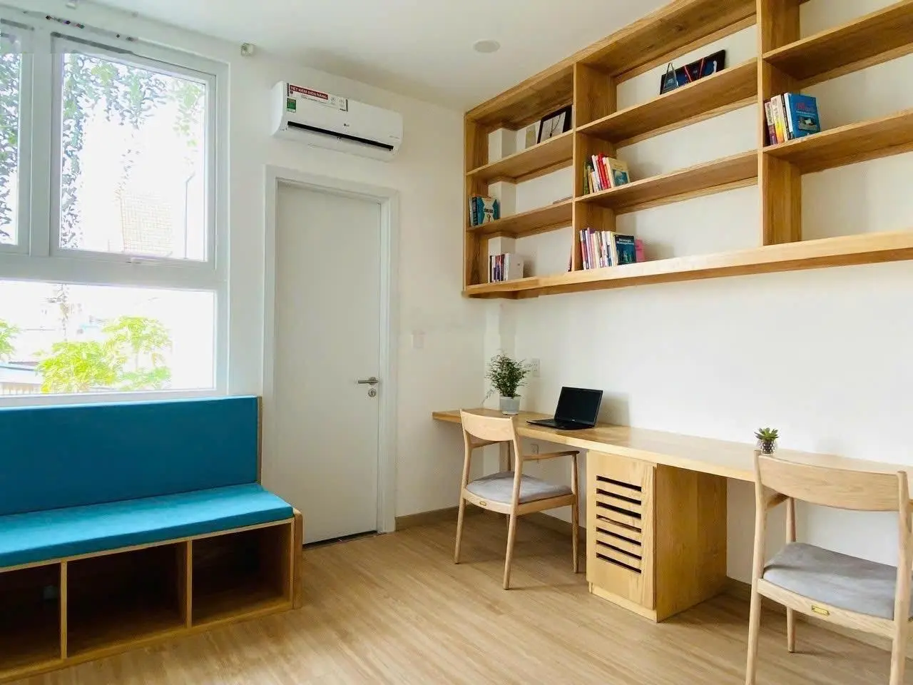Nhà mới 4PN, 5WC, hẻm oto, thuận tiện mua ở, khu dân trí cao