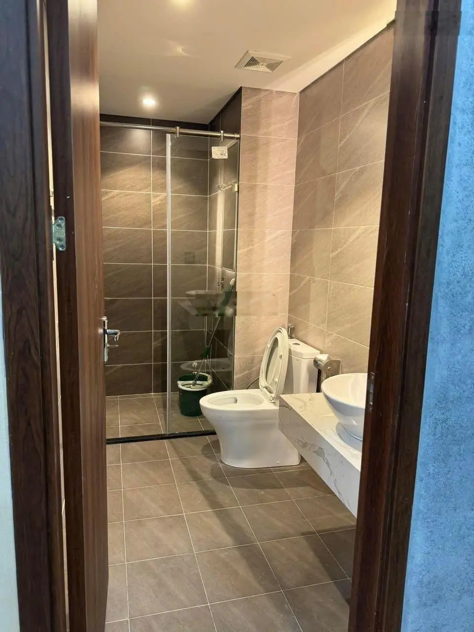 Chủ nhà cần bán căn 3 ngủ full nội thất ở chung cư Bình Minh Long Biên