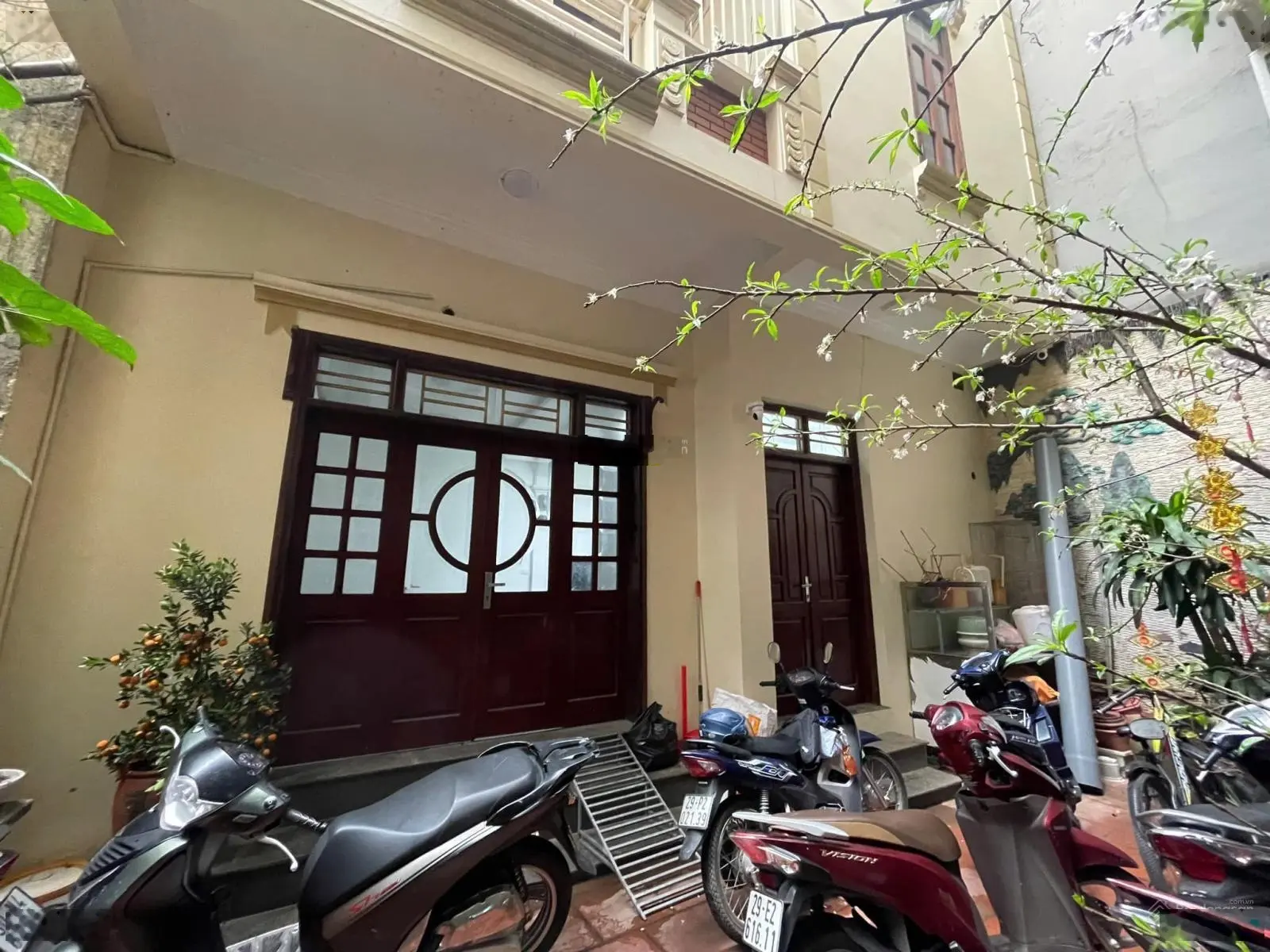 Bán nhà ngõ 17 Dịch Vọng nhà đẹp ngõ nông 3 gác đỗ cửa, 1 nhà ra phố 46m2 4 tầng giá 8.7 tỷ