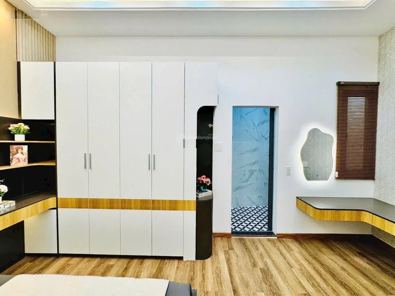 Bán nhà riêng tại Đất Thánh, 3,48 tỷ, 60m2, 4PN, 3WC, đẹp, nhiều tiện ích