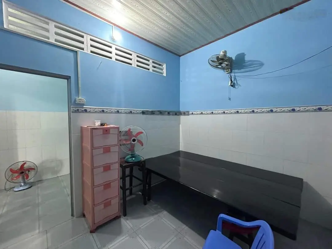 Nhà mặt tiền chính chủ cần bán! Tiện mở văn phòng công ty, ở lâu dài mua bán thuận tiện