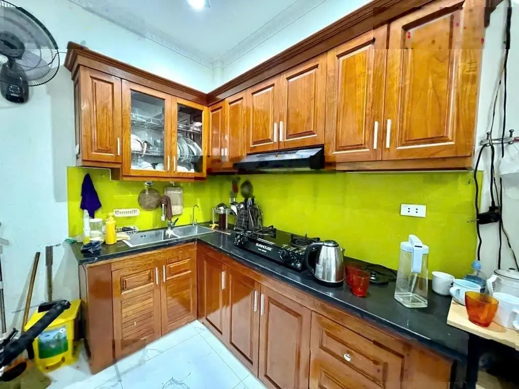Bán nhà Quang Trung 40m2, 1 nhà ra ô tô tránh, sát vách trường cấp 3 Quang Trung, nhà đẹp ở ngay