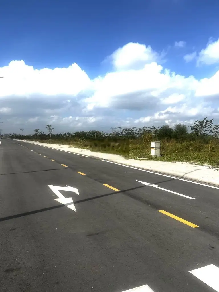 Chính chủ cần bán gấp lô đất 90m2 SHR mặt tiền đường 20m, xd tự do