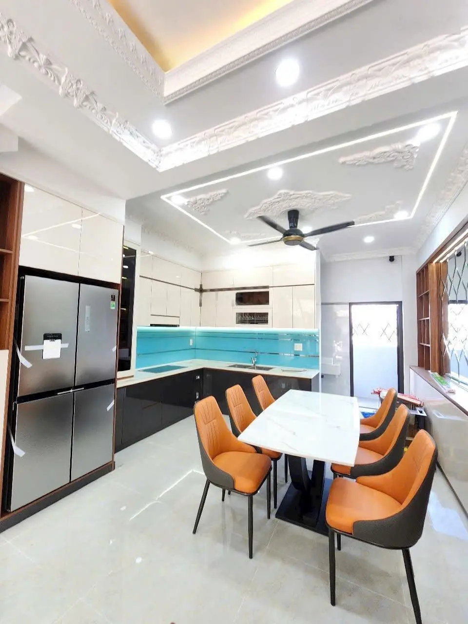 Nhà hoàn công fun nội thất sát làng đại học quôc gia tphcm .thuộc tp dĩ an