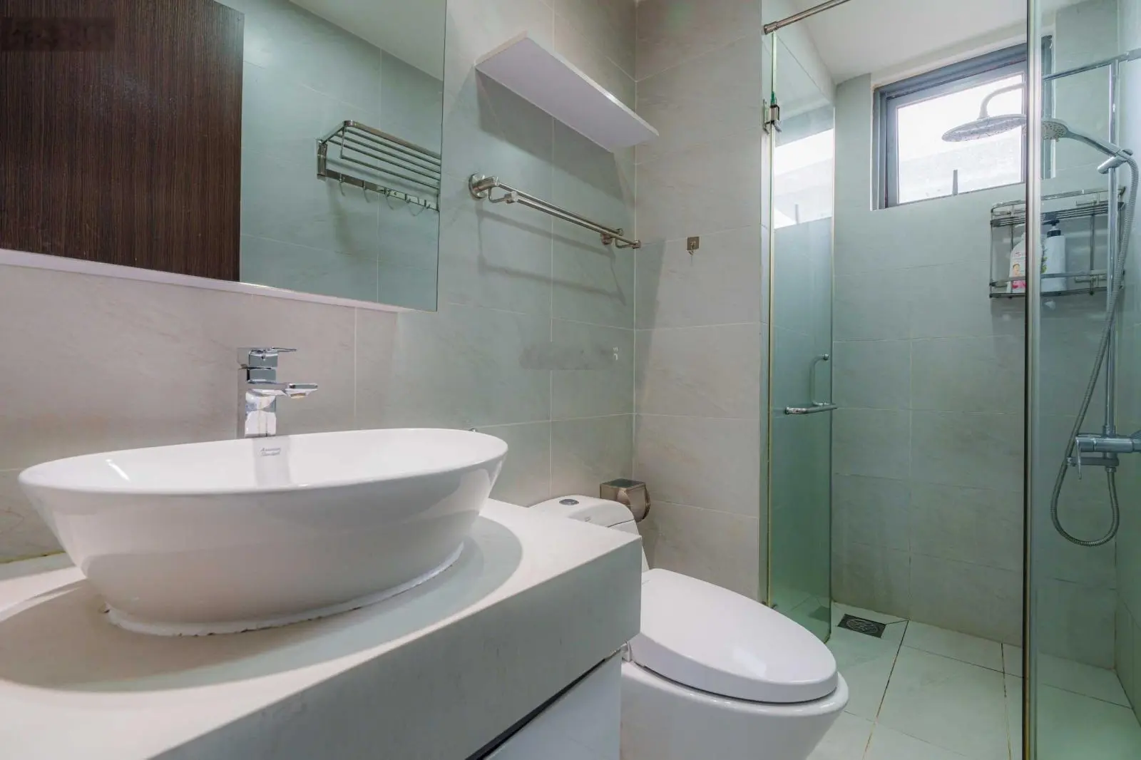 Cần bán gấp căn hộ chung cư Sky Center Tân Bình 97m2, 3PN, Full NT giá: 5,1 tỷ. LH 0931 196 *** Thành
