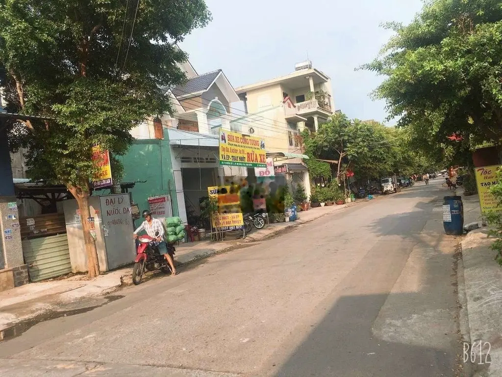 Dãy trọ ngay Chợ Bờ Hồ Xóm vắng 150m2