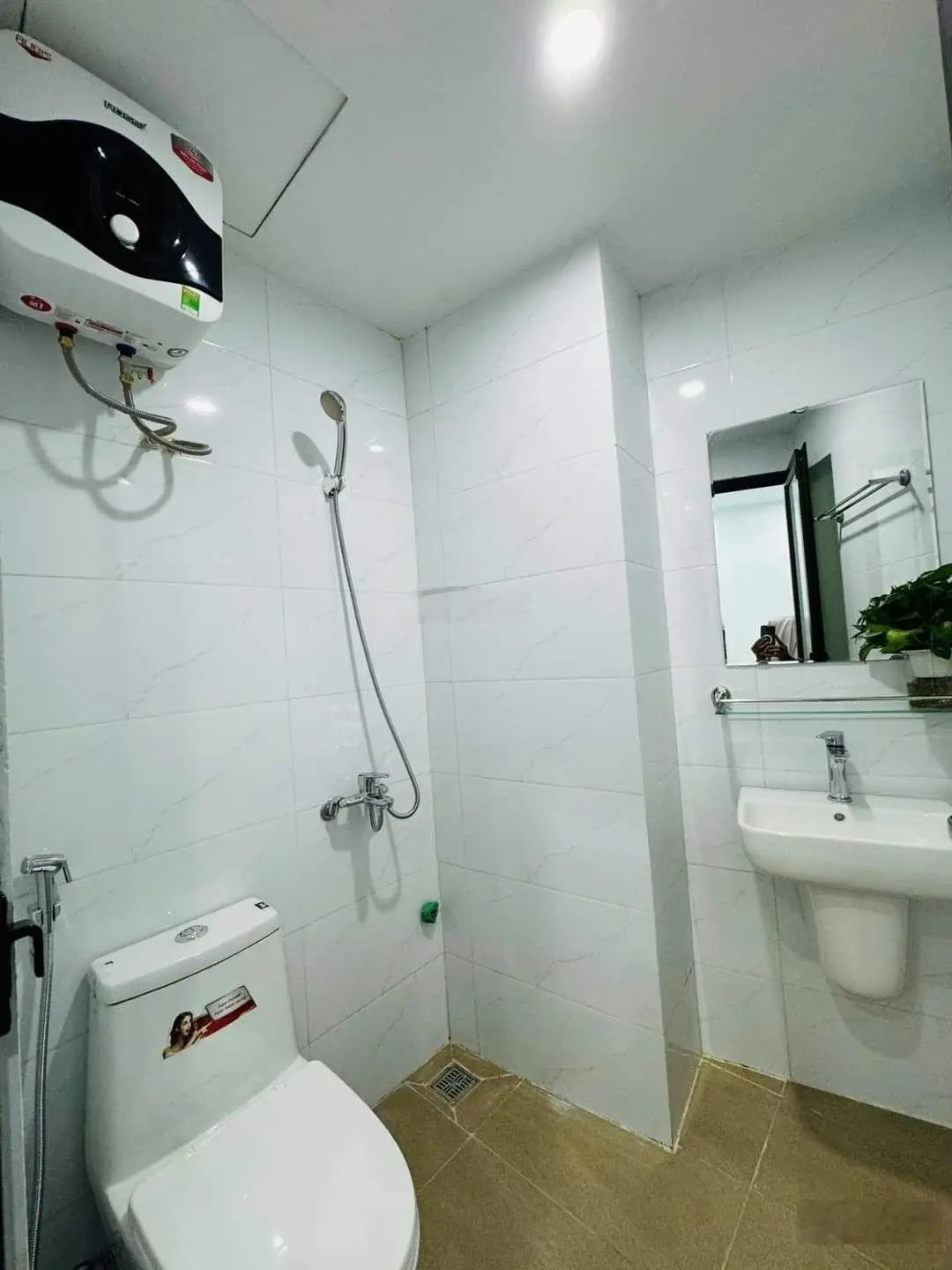 Bán Gấp nhà siêu hiếm Trần Quốc Vượng. 47m2 x 6 tầng mặt tiền 9.4m 9 phòng khép kín full nội thất