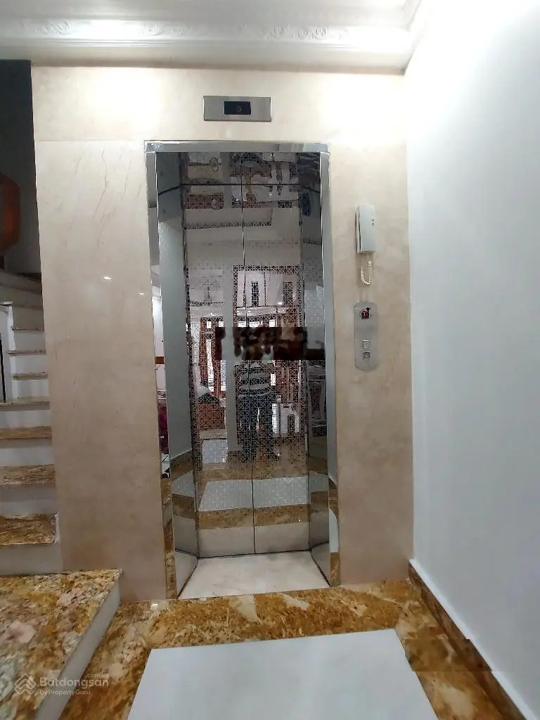 Nhà mặt tiền đường số 2, Phú Mỹ, Q7: 4 tầng, ST, 5,2*12m, 9,3 tỷ, thương lượng, SHR