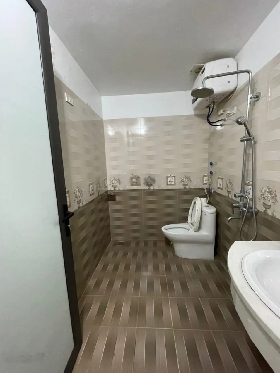 Bán căn nhà 3 tầng nhìn vườn cây xanh khu Vạn Lộc, Tứ Minh, Tp Hải Dương