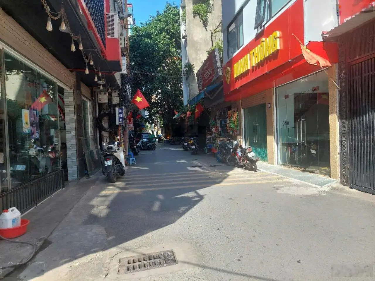 Bán đất tặng nhà 140m2, MT 10m, 2 thoáng, ô tô tránh, kinh doanh Tố Hữu, Nam Từ Liêm, giá 38 tỷ