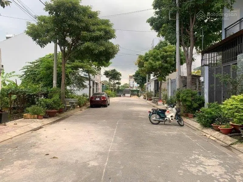 Nhà 3 tầng đường VƯỜN LÀI , phường AN PHÚ ĐÔNG,Q12 .dt 88m2(5mx17,6m)7,7 tỷ