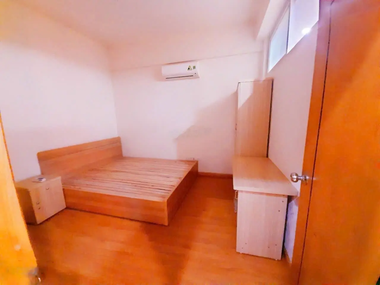Bán căn hộ 2PN, 75m2 tại Thăng Long Garden, giá tốt 4,2 tỷ. Liên hệ: 0975 997 ***