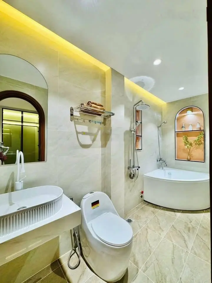 Siêu phẩm nhà ngộp đ.Nam Cao, Quận 9. Giá 2,35 tỷ, DT 64m2, LH Như 0766372453, sang tên ngay