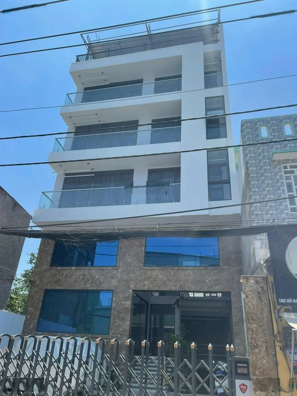 Cần bán gấp toàn nhà 2 mặt tiền, 5 tầng 10x20m, sổ hồng hoàn công, giá bán 32 tỷ thương lượng