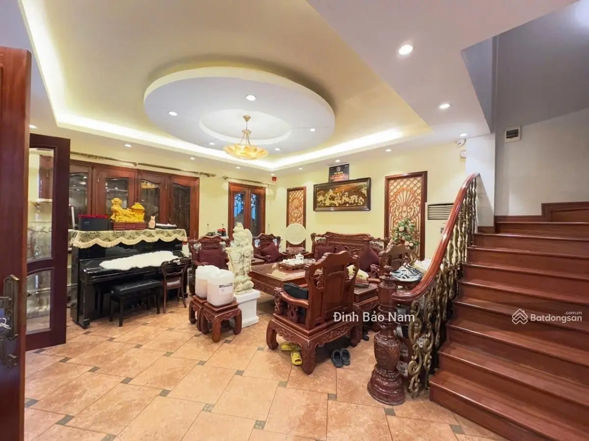 Đội Cấn 108m2 5 tầng mặt tiền 16.8m lô góc 2 mặt tiền ô tô tránh sổ đỏ vuông đẹp cách mặt phố 20m