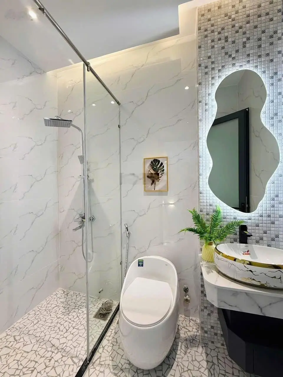 Ngộp vốn cần bán nhà Đường Bành Văn Trân P7 Tân Bình Giá 3tỷ260/60m2(5x12m) nhà 3 lầu, có sổ sẵn,..
