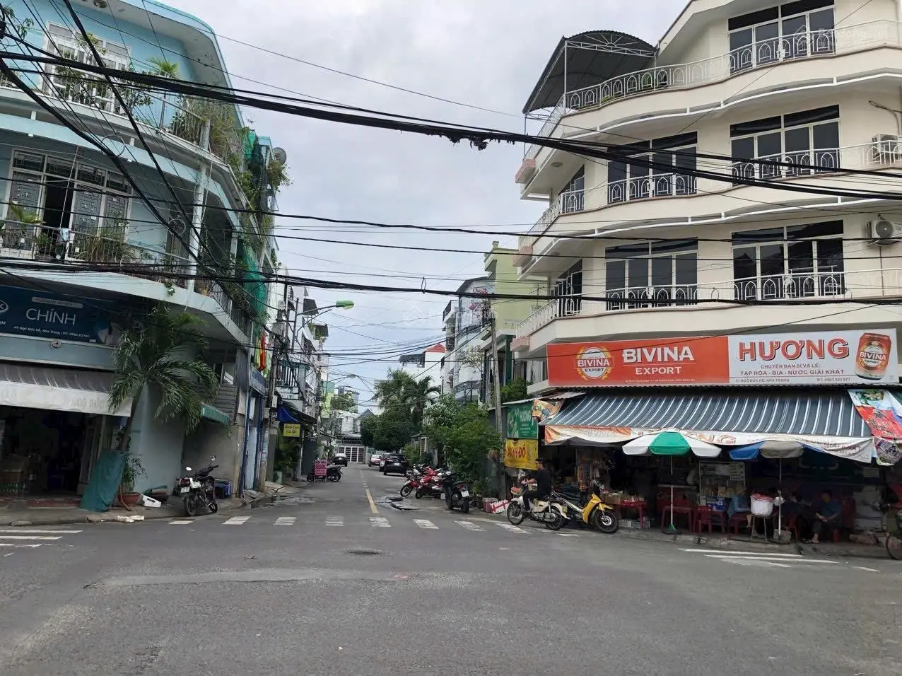Bán nhà mặt tiền, lô kề góc ngã 4 Nguyễn Hữu Huân với Ngô Đức Kế