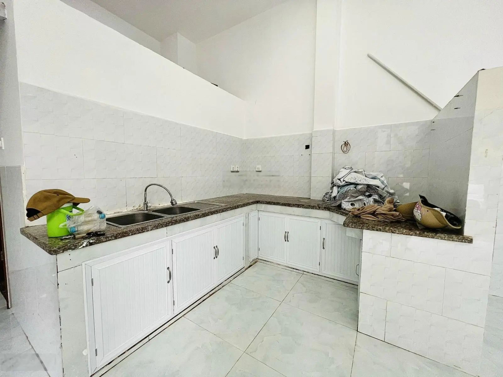 Nhà 2 mặt tiền cạnh Lã Xuân Oai | 4.8 tỷ | 56m2, ngang 5m, 1 trệt 1 lầu - 2pn, 2wc | SHR Hoàn công