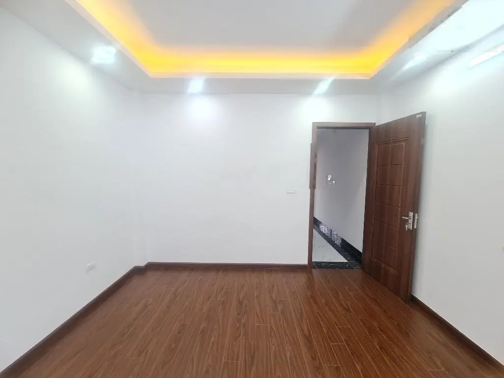 TẦM TIỀN HIẾM Tả Thanh Oai Nhà mặt ngõ, Bố làm To, Thoáng Sáng vô cùng 35m 5 tầng giâ 3.5 tỷ có TL