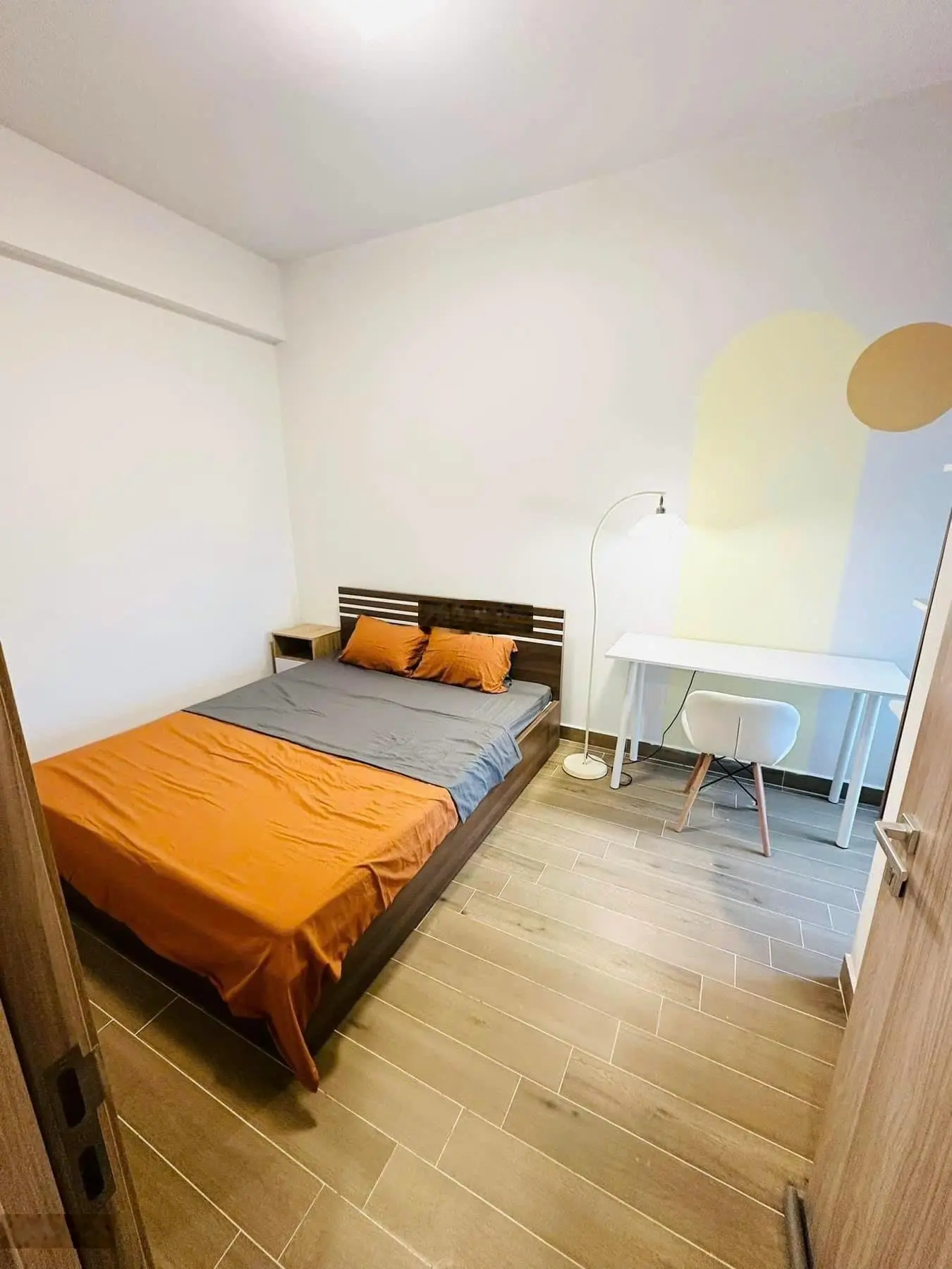 Bán CH 2PN ban công đông Nam, view vịnh Aquabay . Giá 2,x bao phí. LH em Hạ 0363 931 ***