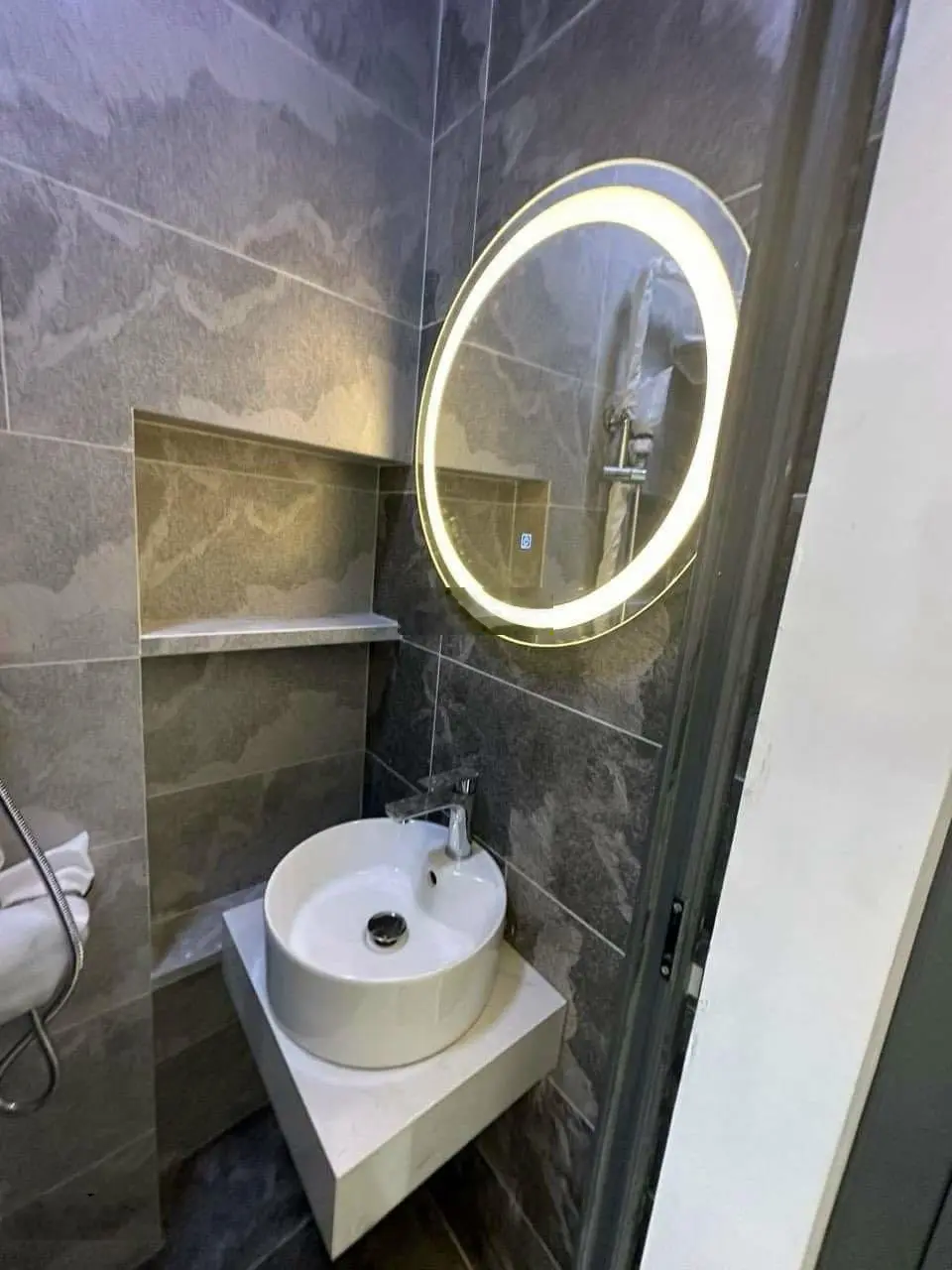Bán nhà 1 trệt 2 lầu, Đ. Trần Quý Phường 4 Quận 11, 60m2, sổ riêng, LH 0896 465 ***