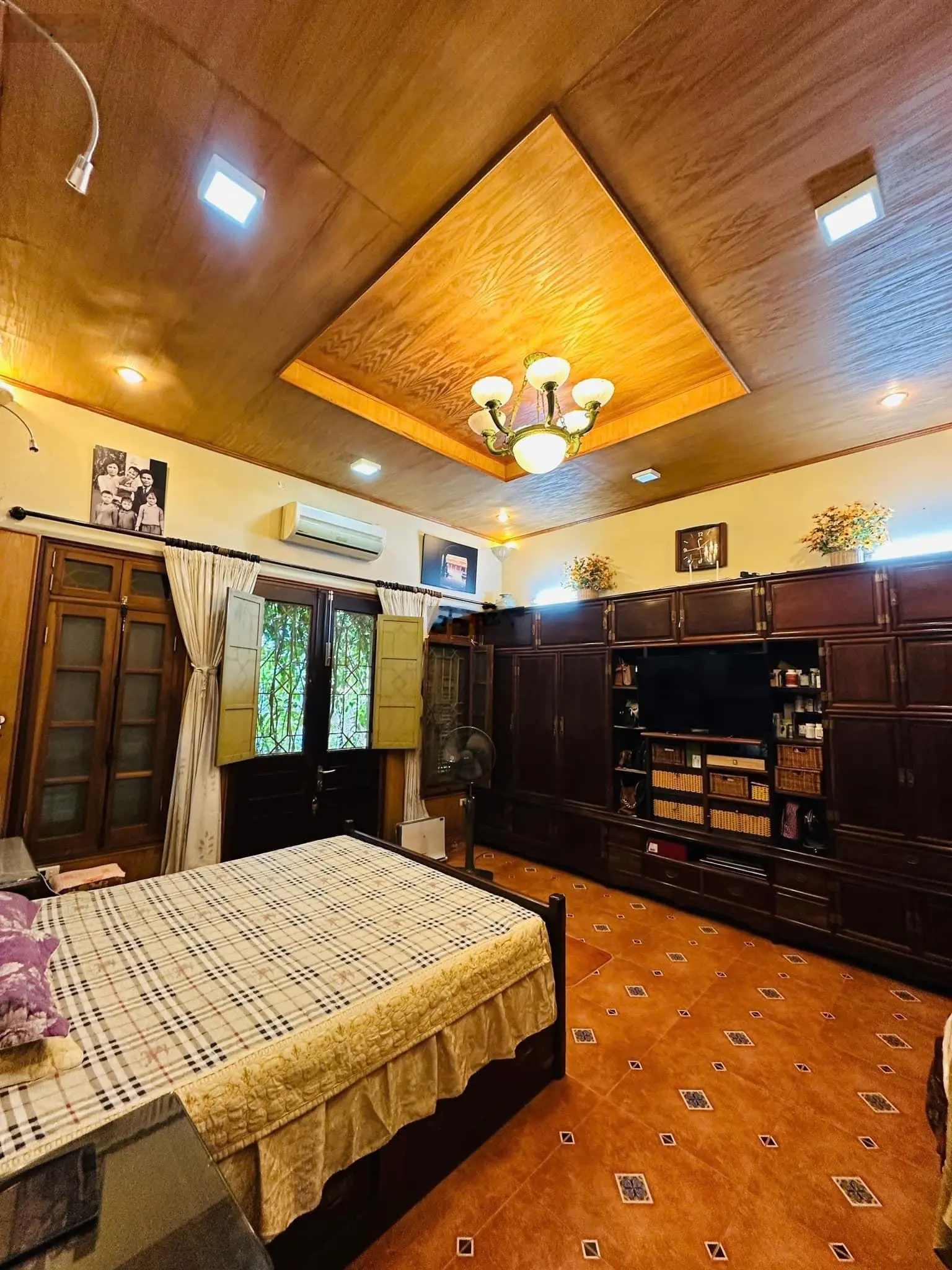 Bán biệt thự, lô góc, Q. Ba Đình, ngay Lăng Bác, 29tỷ, 105m2, oto vào nhà, để lại đầy đủ nội thất